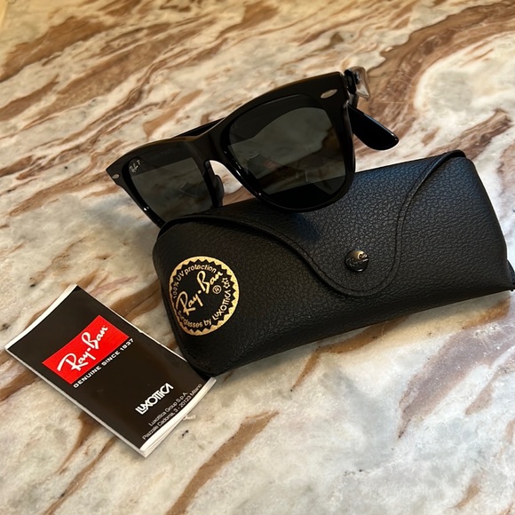 Womens Ray-Ban Wayfarer Sunglasses - Picture 2 of 7